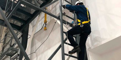 INSTALACION LINEAS DE VIDA TECHO TRABAJO EN ALTURAS