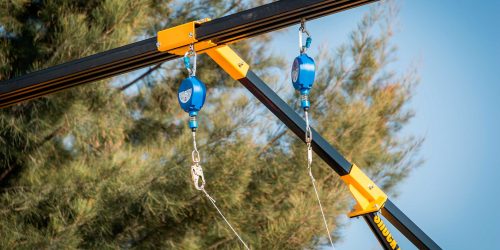 INSTALACION LINEAS DE VIDA TECHO TRABAJO EN ALTURAS